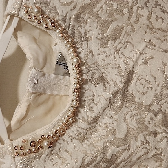 Formal Dress - Picture 2 of 4